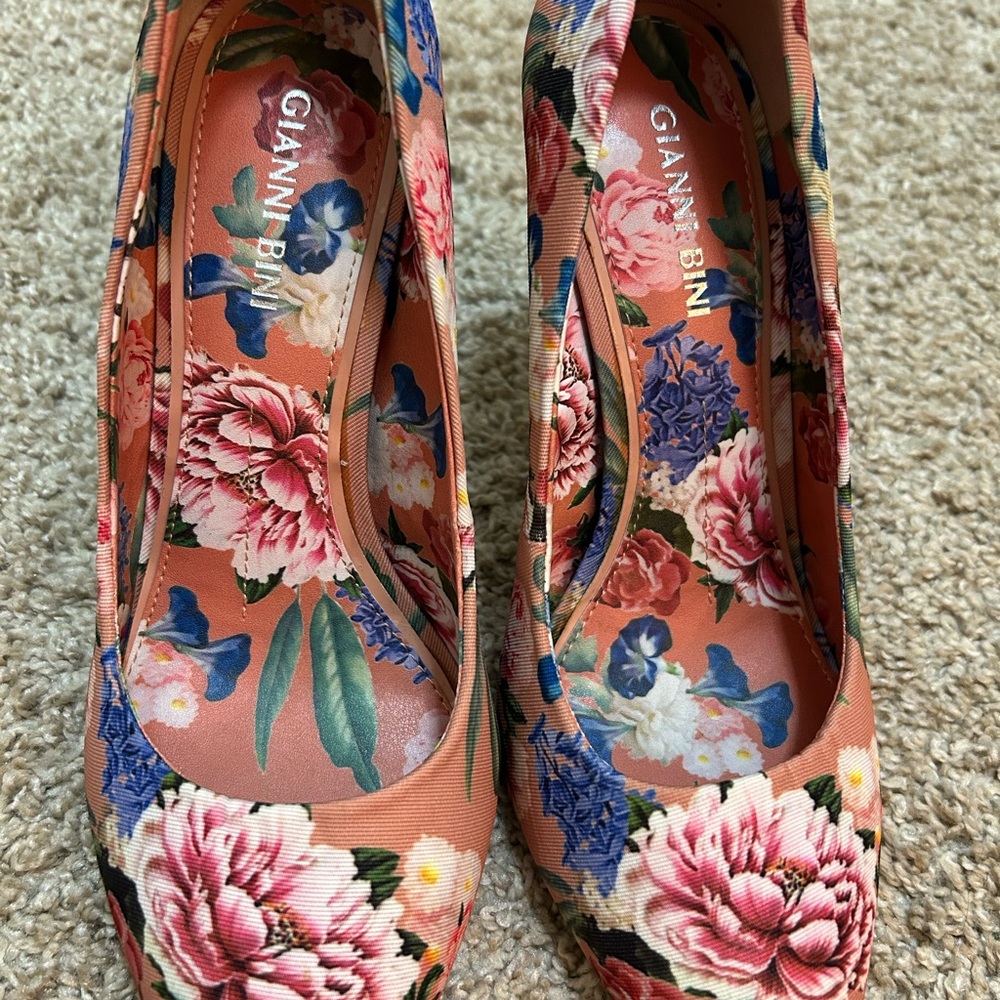 Gianni Bini Jilley Floral Heels - Picture 2 of 6